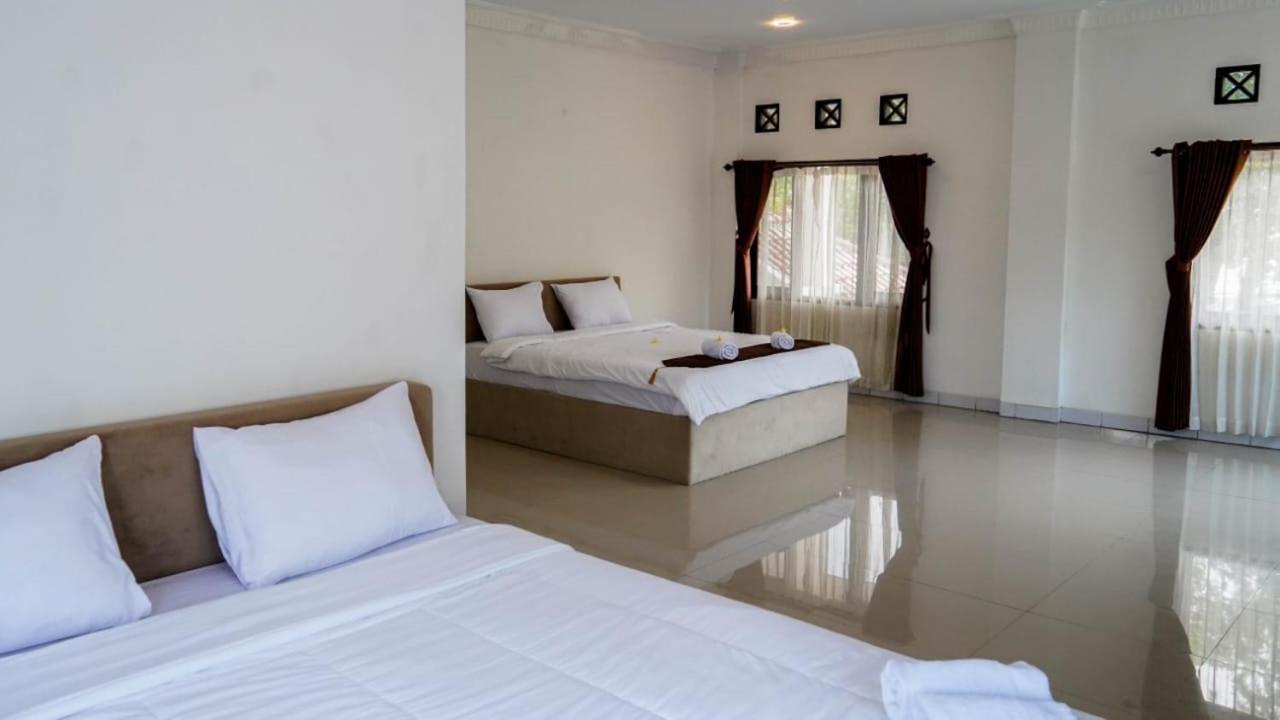 Hotel Pondok Putri Batukaras 外观 照片